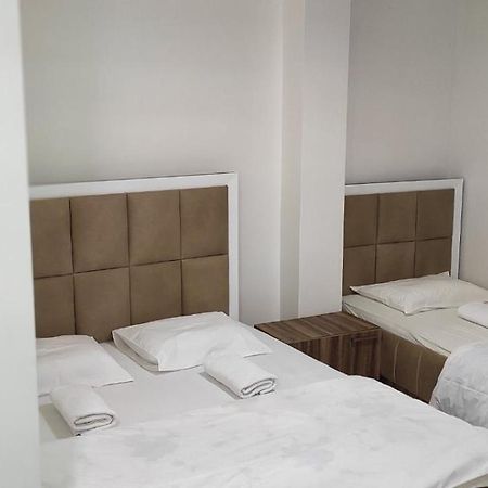 Hotel Heimli Pristina Eksteriør billede