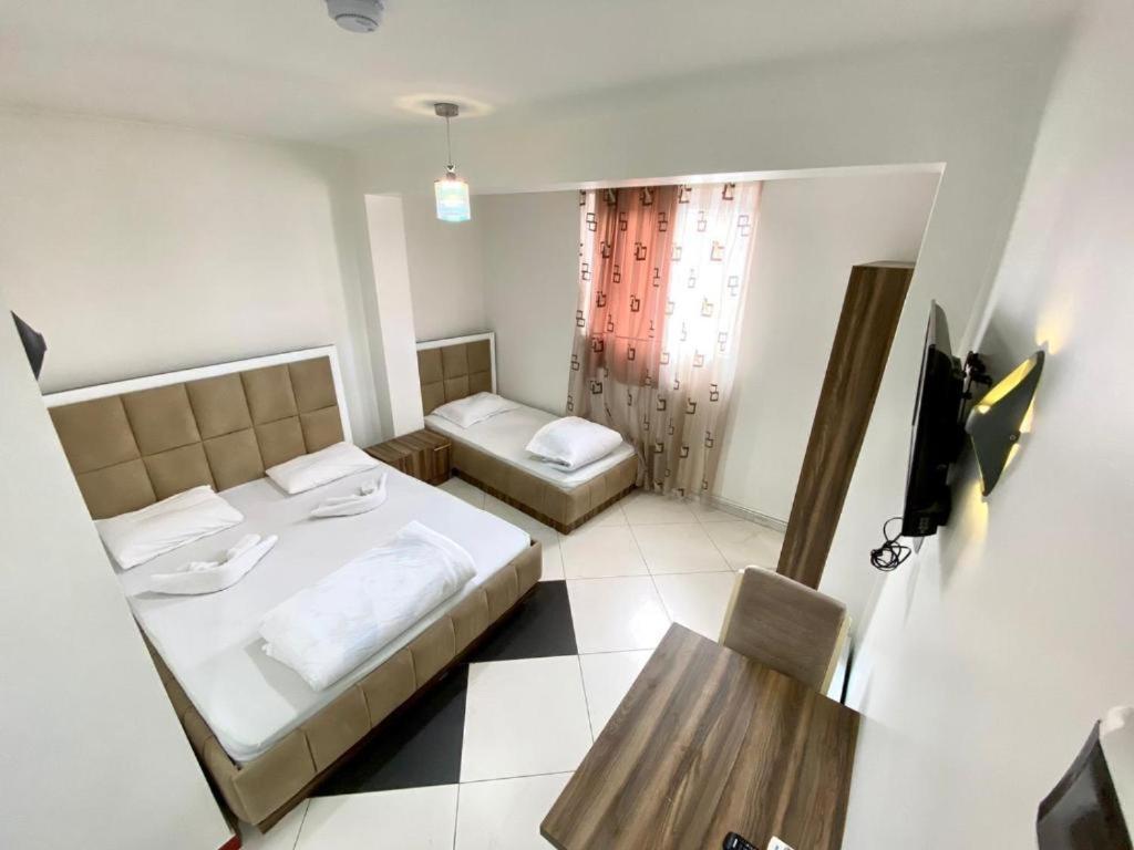 Hotel Heimli Pristina Eksteriør billede