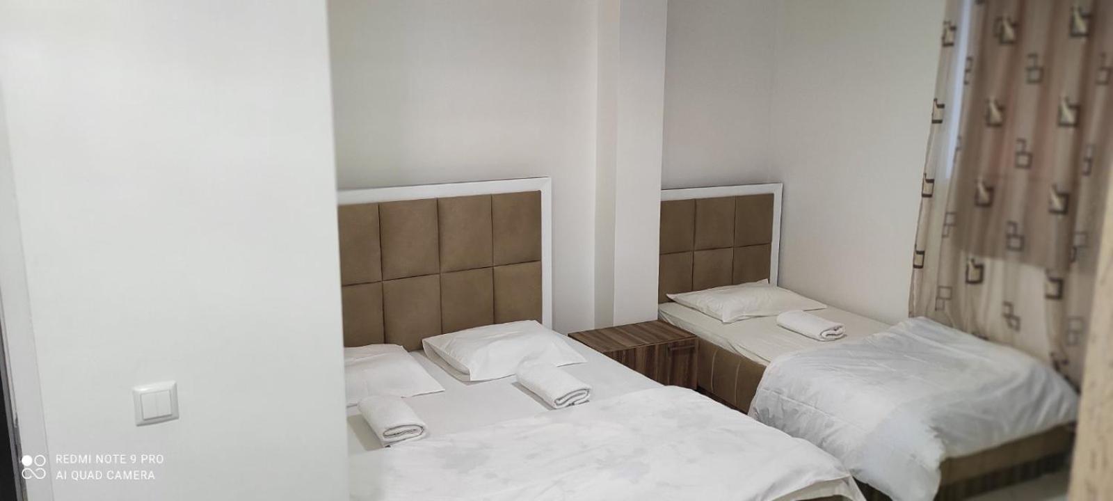 Hotel Heimli Pristina Eksteriør billede