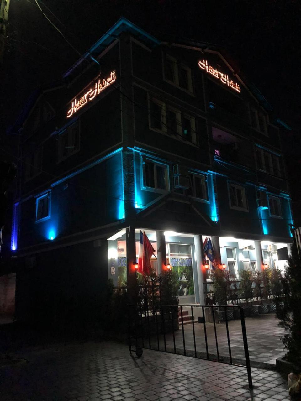 Hotel Heimli Pristina Eksteriør billede